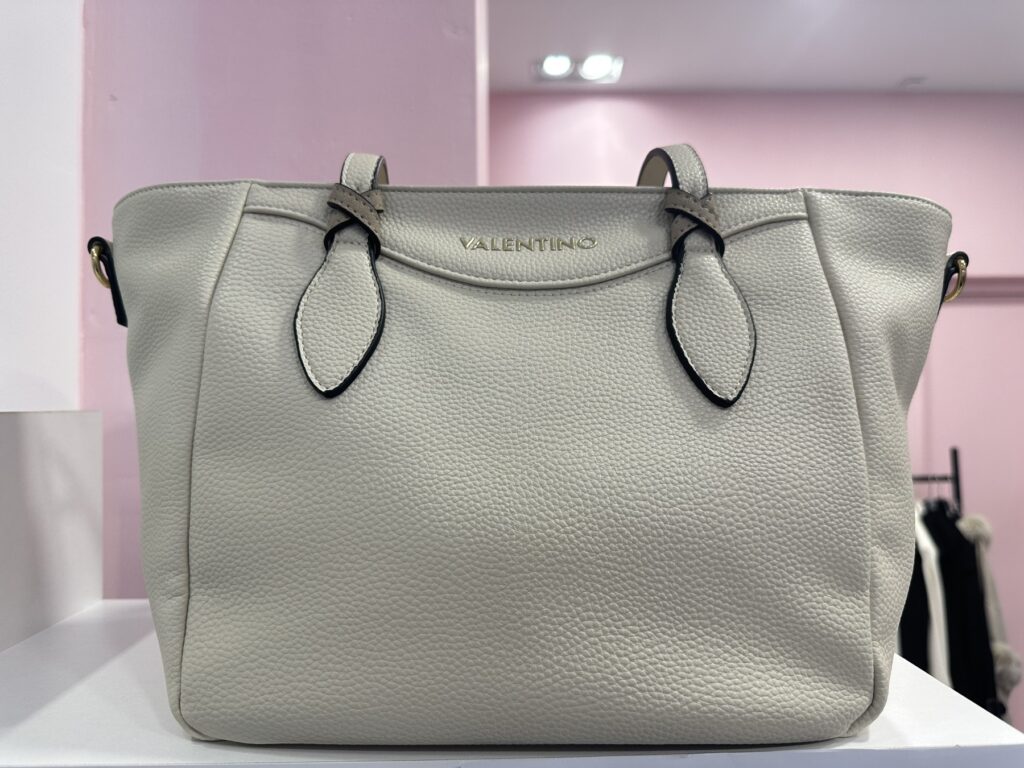 Τσάντα εκρού Valentino